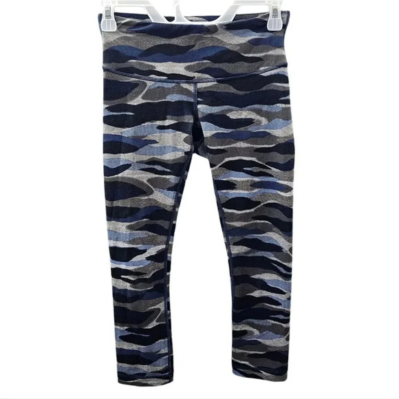 Lululemon Camo Crop Leggings Womens Size 4‎ - Picture 1 of 7